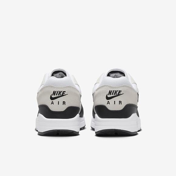 Athletic_Shoes